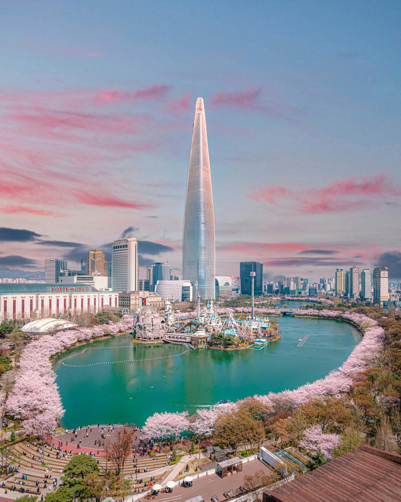 Lotte World: Day Pass Ticket - Photo 1 of 6