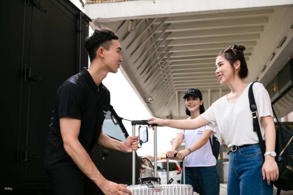 【LuggAgent Kyushu】Fukuoka Airport (FUK) - Fukuoka City Hotels Luggage Delivery Service | Discount for 2 or more items - Photo 1 of 5