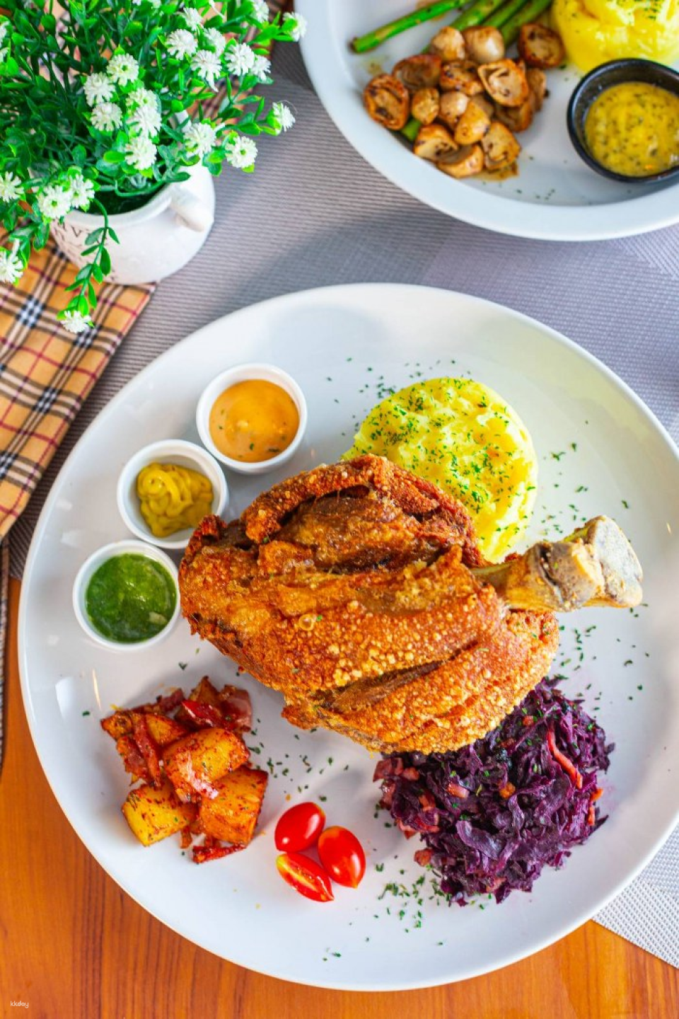 Nevergiveup (Pattaya) | ประเทศไทย - Photo 1 of 10