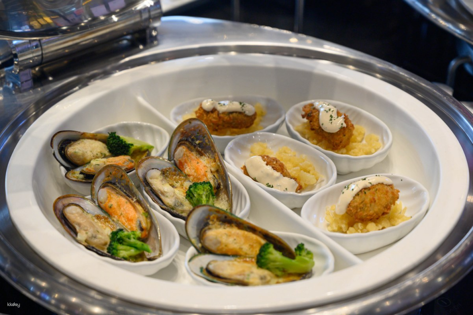 Oishi Eaterium Central Westgate | Nonthaburi Province - Photo 1 of 10
