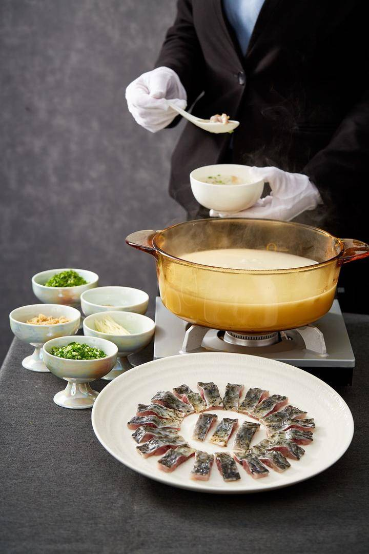 Oriental Scenic Feast (Dongfang Jingyan) (Michelin One Star, Black Pearl One Diamond) – Chaoshan Cuisine - Photo 1 of 10