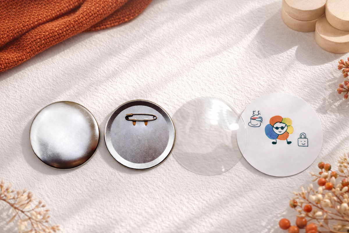 Osaka Dotonbori Memorial Badge DIY Experience - Photo 1 of 15