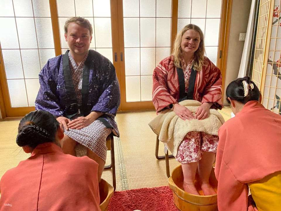 Osaka: Japanese Relaxation Experience with Matcha Tea and Footbath (45 minutes) - Photo 1 of 6