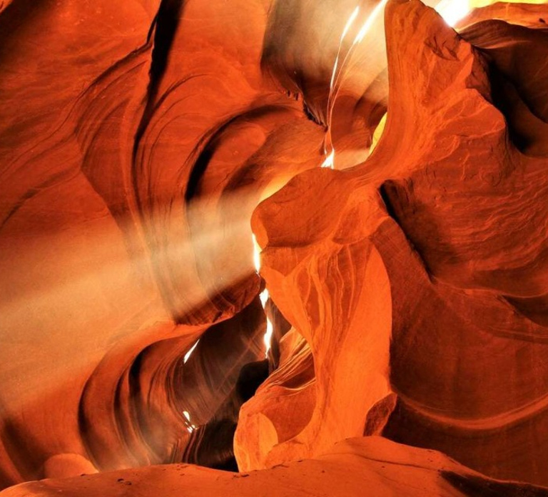 Page: Upper Antelope Canyon Prime Time Entry & Navajo Guide - Photo 1 of 3