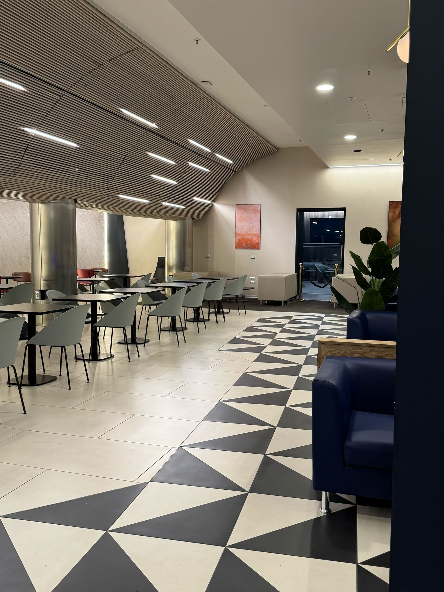 Pearl Lounge Capodichino Airport - Photo 1 of 3