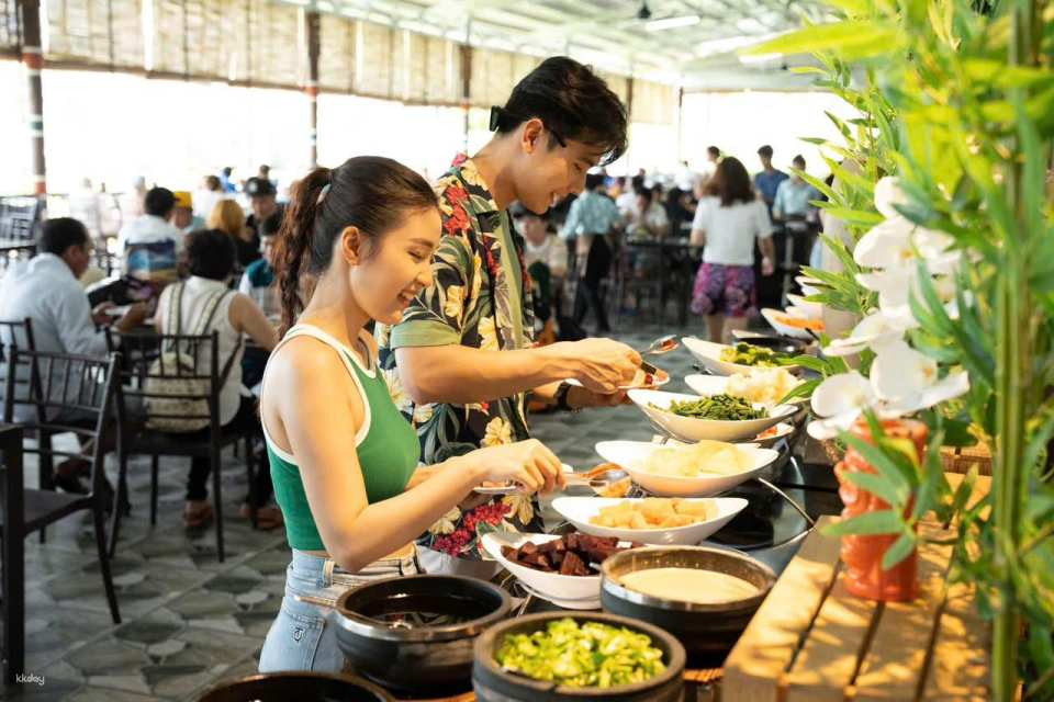 [Phu Quoc] Island tour by speed boat and cable car, enjoy lunch buffet - Photo 1 of 4