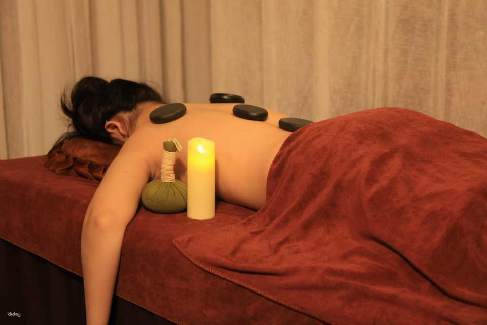 Phú Quốc Relaxing Full Body Hot Stone Massage 90/120/150 Min - Photo 1 of 8