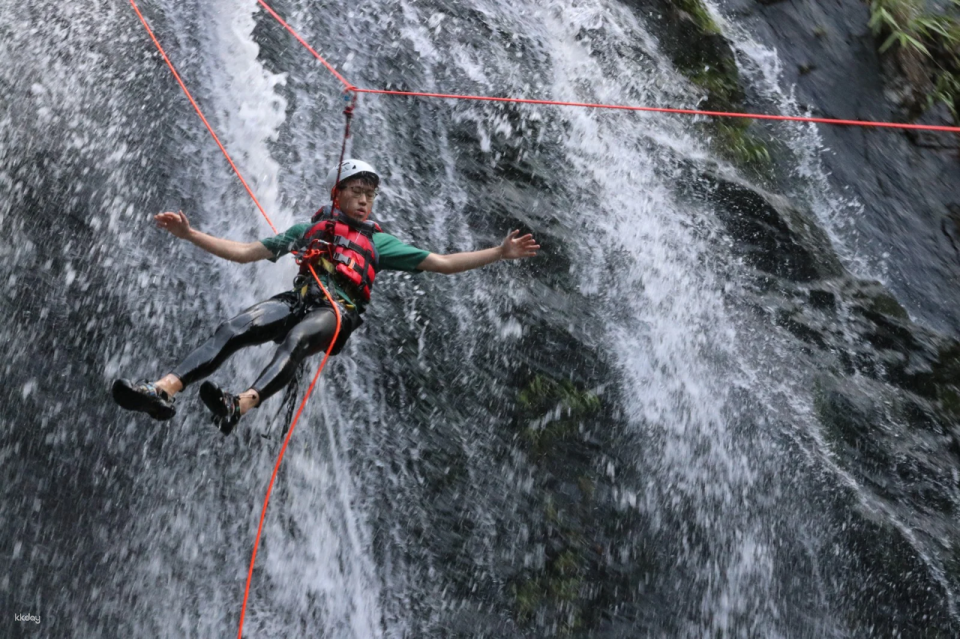 Pingnan Rock Stream Canyoning｜Hong Kong's Nine Rock Streams｜Professional Coach Team｜Outdoor Sports - Photo 1 of 10