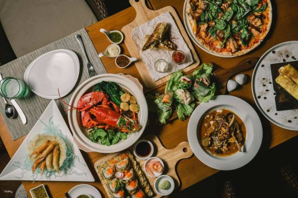 Radius Restaurant at Cape Dara Resort (Pattaya) | Chonburi - Photo 1 of 10
