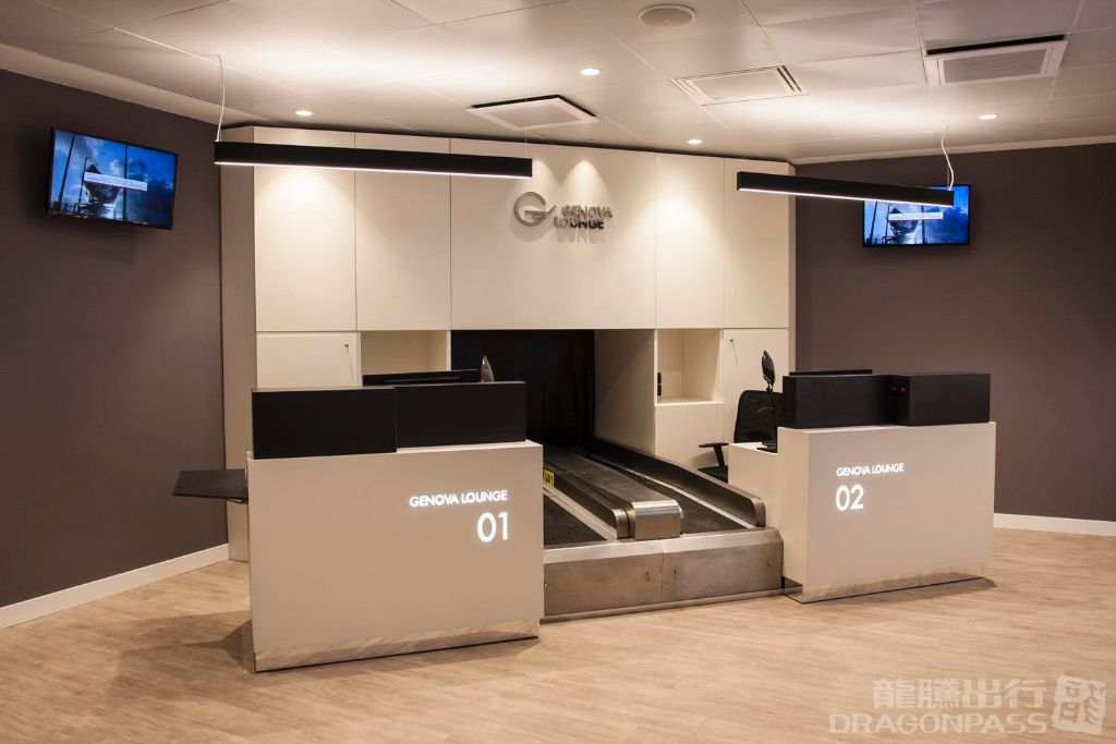 Sala Genova Cristoforo Colombo Airport - Photo 1 of 6