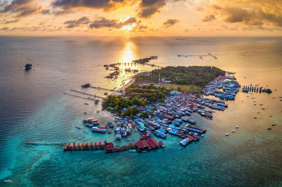 Semporna Island Hopping Snorkeling (Mabul / Kapalai Island Hopping) | Semporna, Sabah - Photo 1 of 9