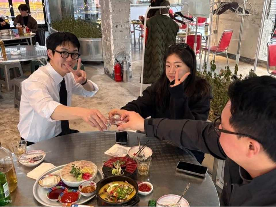 [SEOUL] Korean after-work culture experience (Enjoying K-BBQ & KARAOKE) - Photo 1 of 6