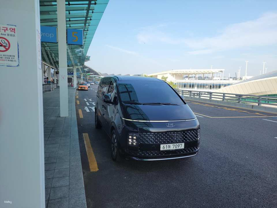 Seoul Private Car Transport - Gangneung Jeonju Gyeongju Busan | South Korea - Photo 1 of 4