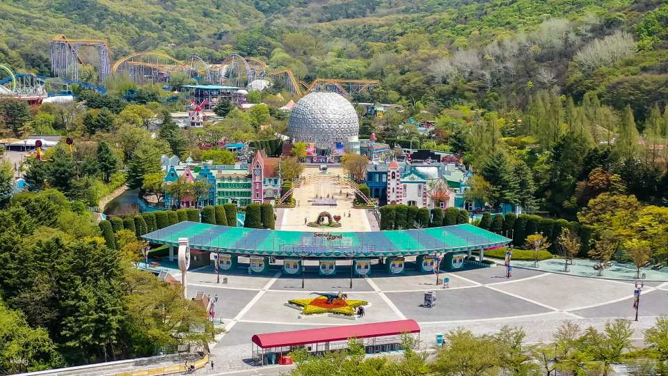 Seoul, South Korea|Seoul Land, Seoul Zoo, Sky Lift Ticket Package - Photo 1 of 6
