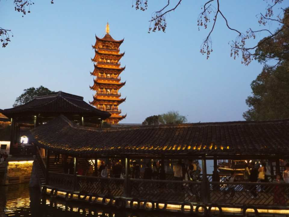 Shanghai Wuzhen Water Town Dongzha & Xizha Tour + Dongzha Boat Ride (Korean-speaking Guide) - Photo 1 of 6