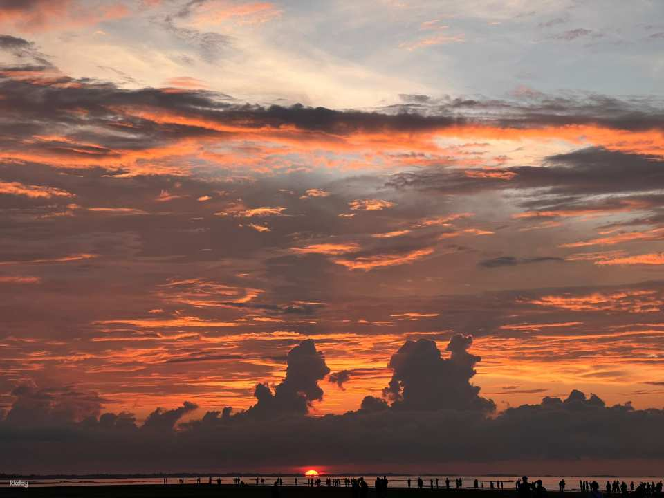 Sigon River Cruise Bongawan : Fireflies, Proboscis Monkeys, Mirror Beach, Fire Show & Dinner - Photo 1 of 8