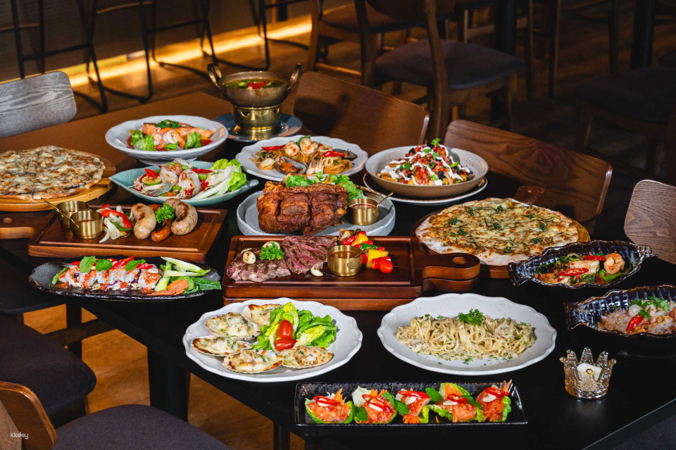 Snobbish Restaurant & Bar | Bangkok - Photo 1 of 10
