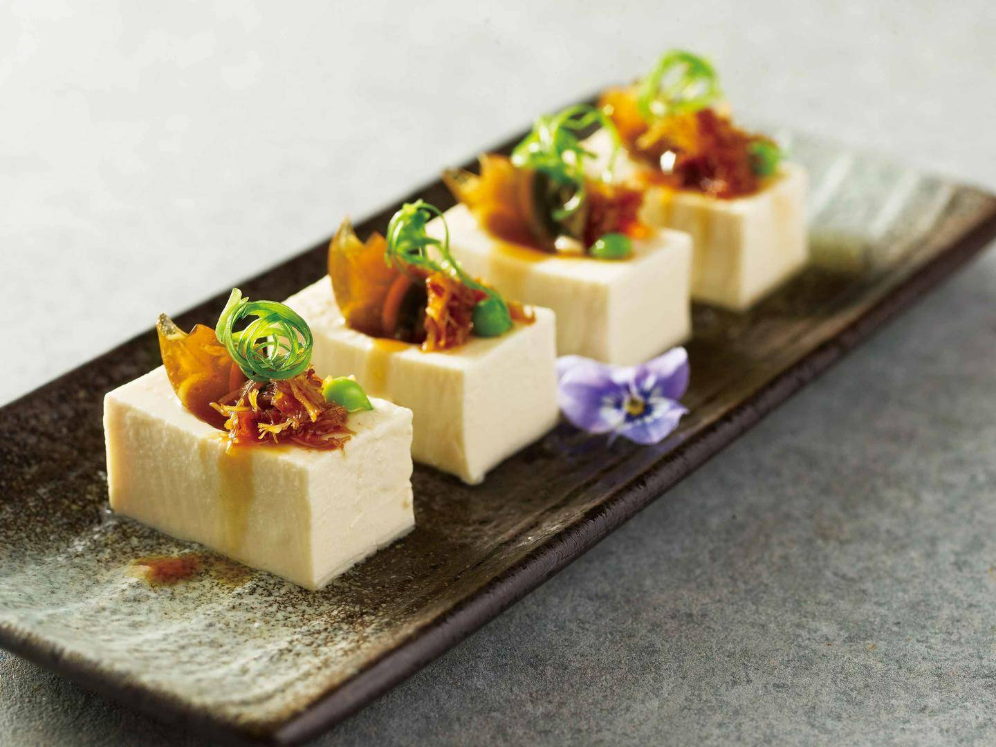 Summer Palace Chinese Restaurant (Xia Gong) (Shangri-La Guangzhou) (Michelin Guide Selected) – Cantonese Cuisine - Photo 1 of 8