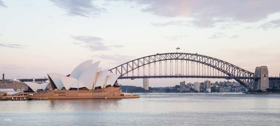 Sydney Half Day Sightseeing Tour Including Bondi Beach｜Sydney - Photo 1 of 9