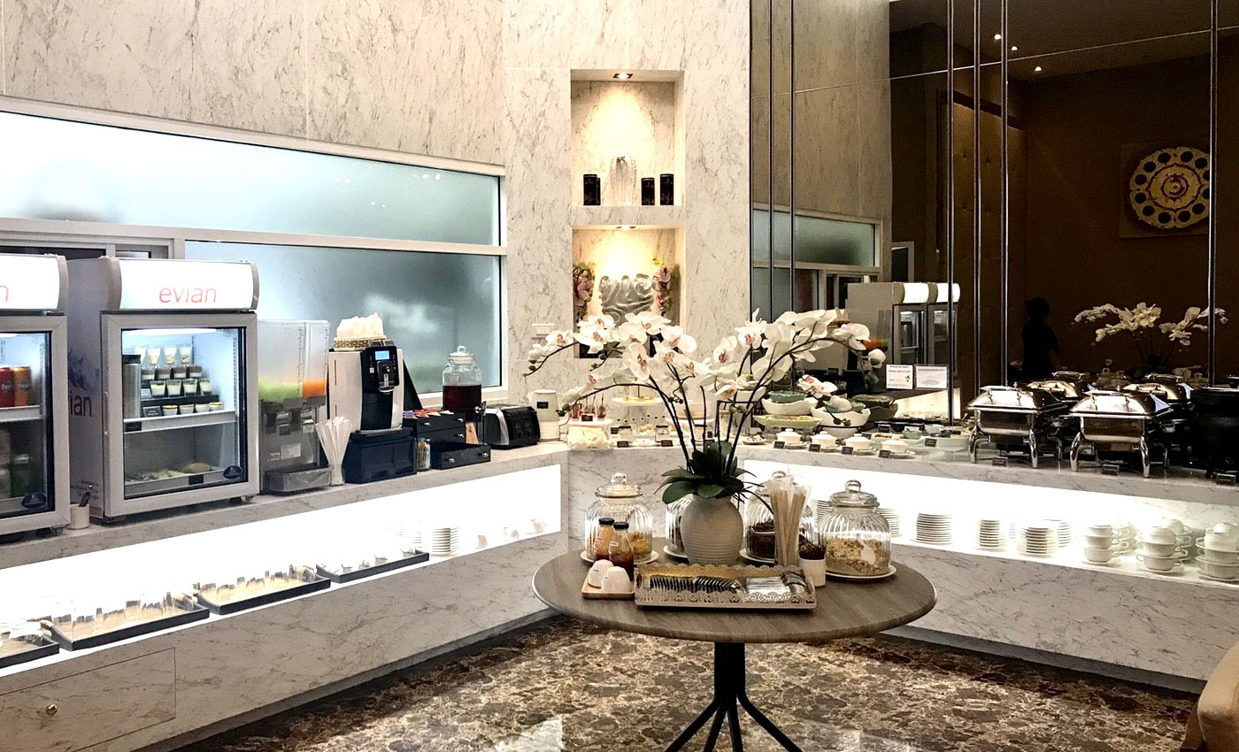 The Coral Lounge at Suvarnabhumi International Airport - Photo 1 of 5