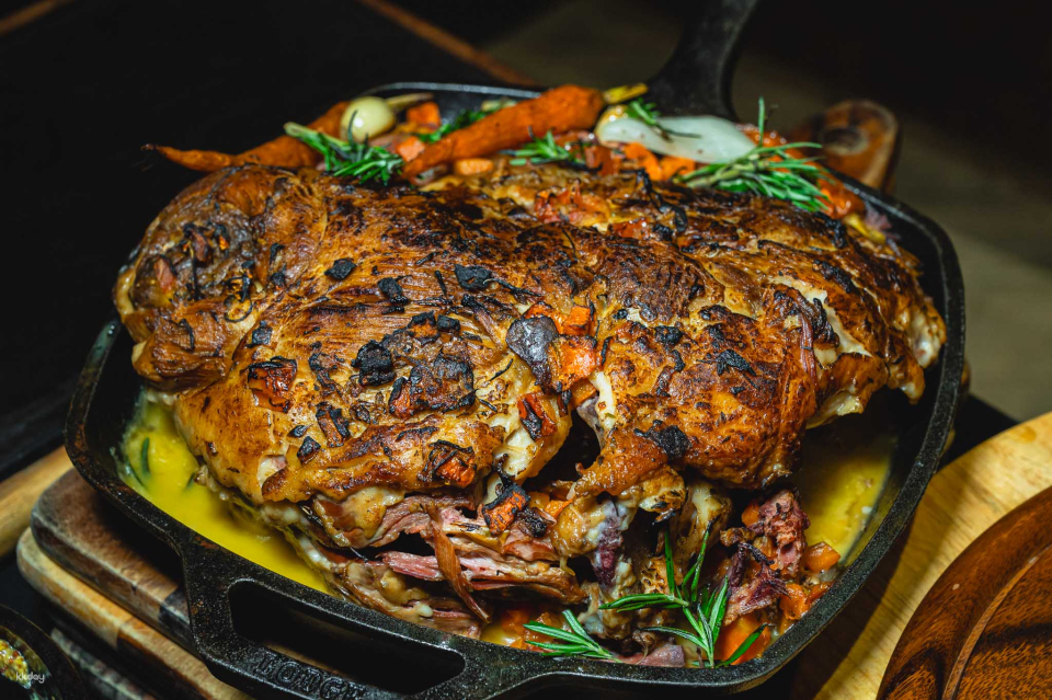 Tops EATERY Porto de Phuket | Phuket - Photo 1 of 10