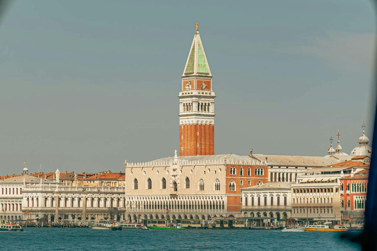 Venice: Boat Tour + Glass of Prosecco - Photo 1 of 7