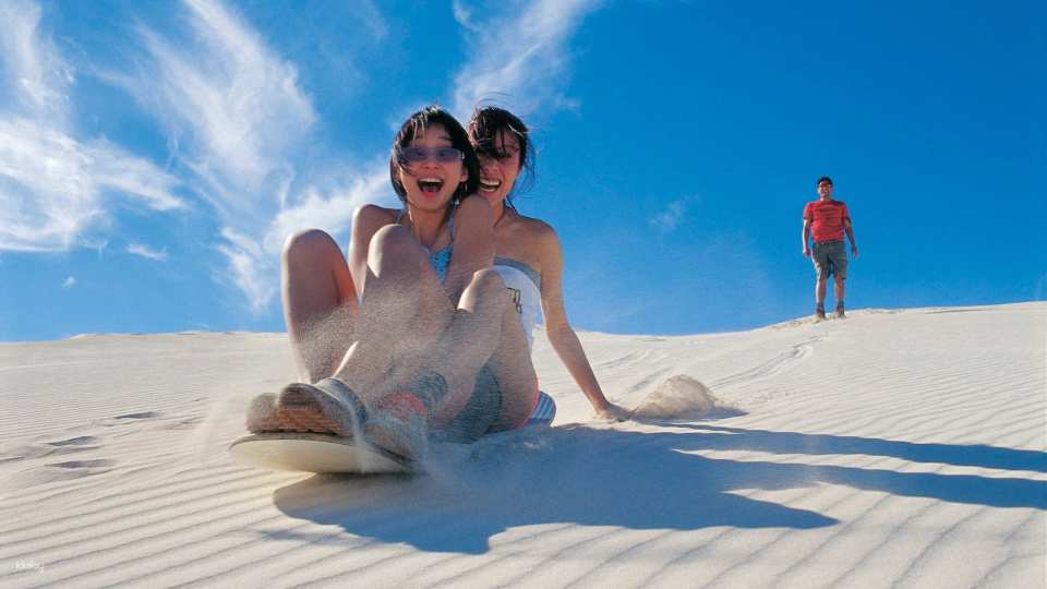 Western Australia Day Trip | Sunday | Pinnacles, White Sand Dunes, Lobster Factory (Cantonese/Mandarin) - Photo 1 of 3