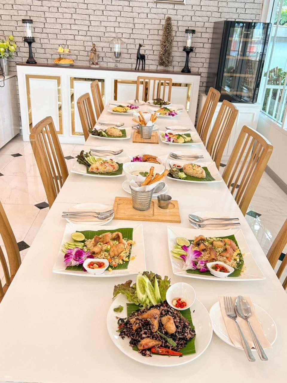 White House Cafe & Restaurant | Bangkok - Photo 1 of 10