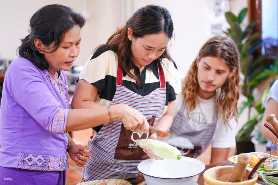 White Lotus Thai Cooking Class | Market Tour | Near Grand Palace Bangkok - Photo 1 of 10