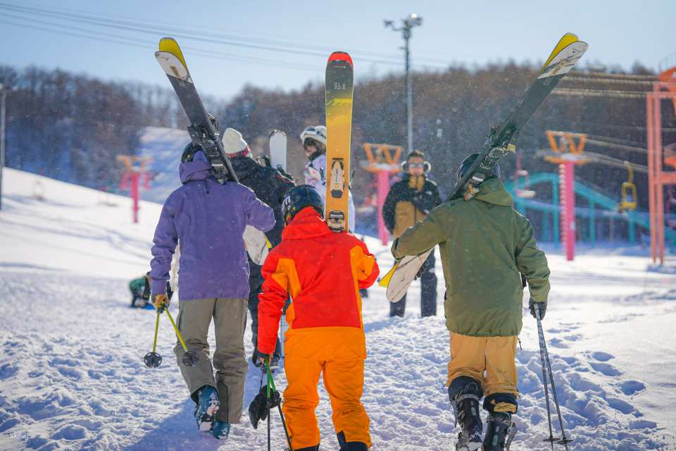 White Park Iwamizawa WHITE PARK IWAMIZAWA Lift Ticket (Iwamizawa City, Hokkaido) - Photo 1 of 4