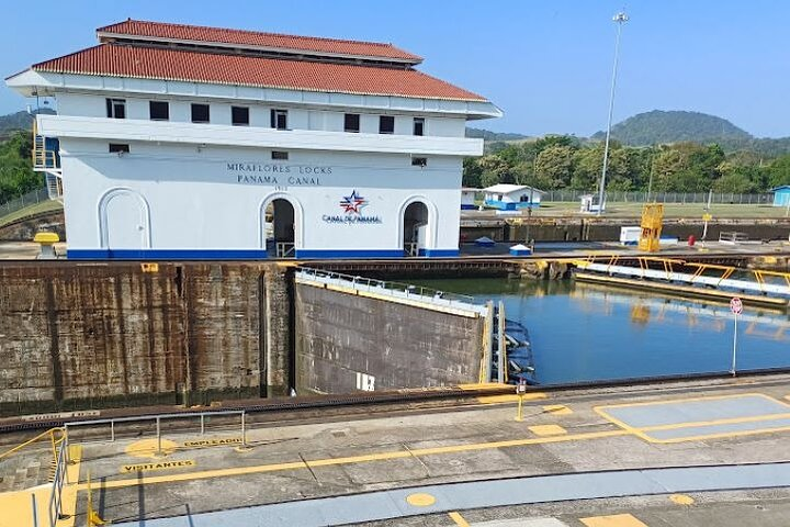 7 hour Miraflores Locks + Sloth Sancturay in Gamboa Tour - Photo 1 of 8