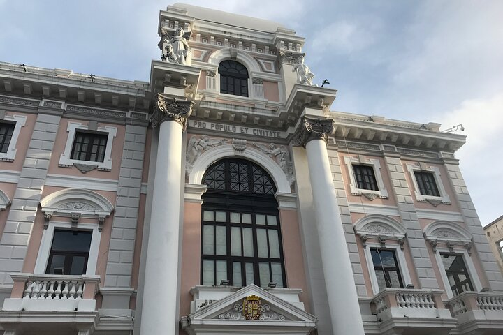 Birdwatching and History at the Colonial District  - Photo 1 of 11