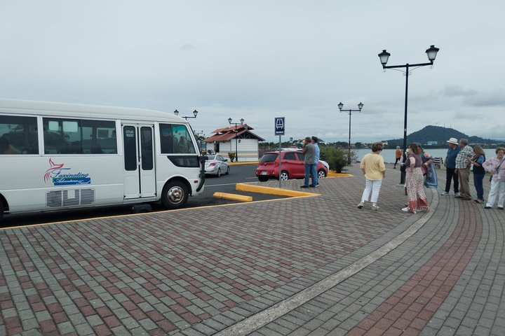 Transfer from Tocumen Airport to hotels in Gamboa or Viceversa - Photo 1 of 5