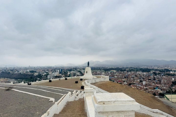The Real Lima Tour: Barrios, Local Culture & Flavors - Photo 1 of 10