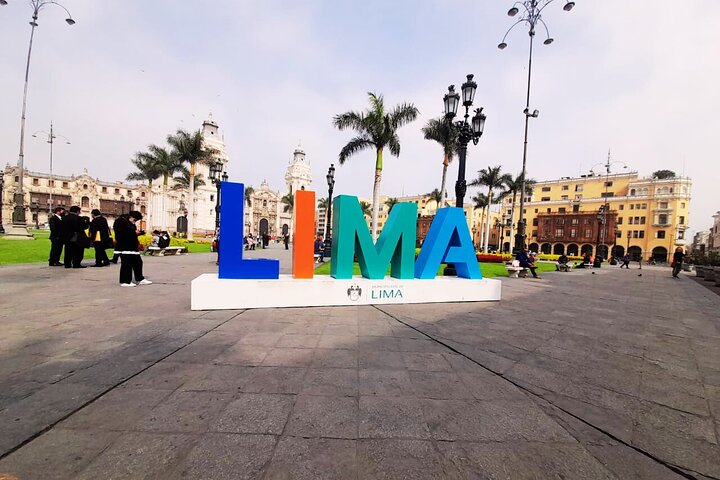 Colonial and modern Lima city tour with Pisco Sour tasting - Photo 1 of 9