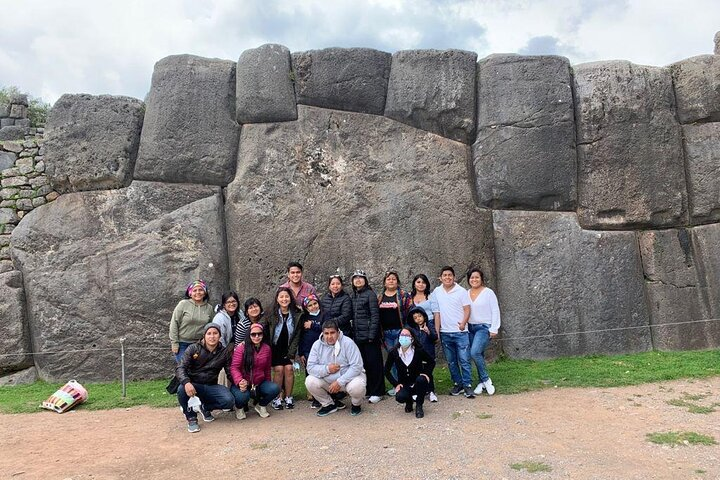 Saqsayhuaman with a big family