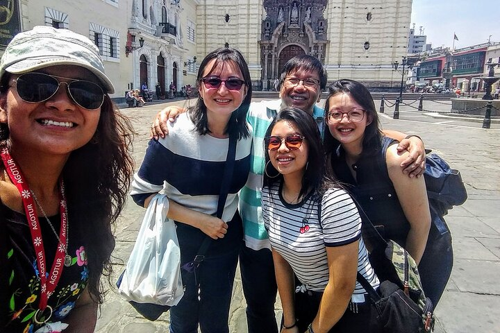 New friends from Brazil - Church of San Francisco de Lima