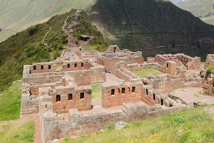 Pisac archaeological vestiges