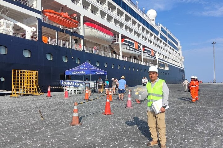 In front of the ramp ship (run gate )