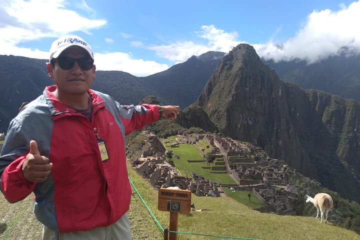 Group tour in Machupicchu from Aguas Calientes. - Photo 1 of 25