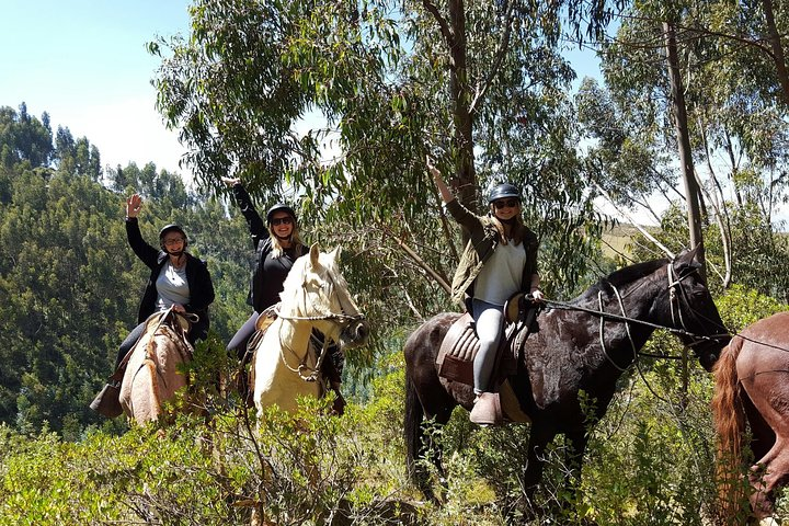 horse riding to sacsayhuaman