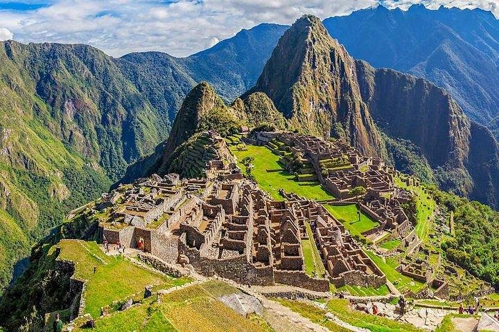 Machu Picchu, Historic Sanctuary by Vistadome train - Full day - Photo 1 of 7