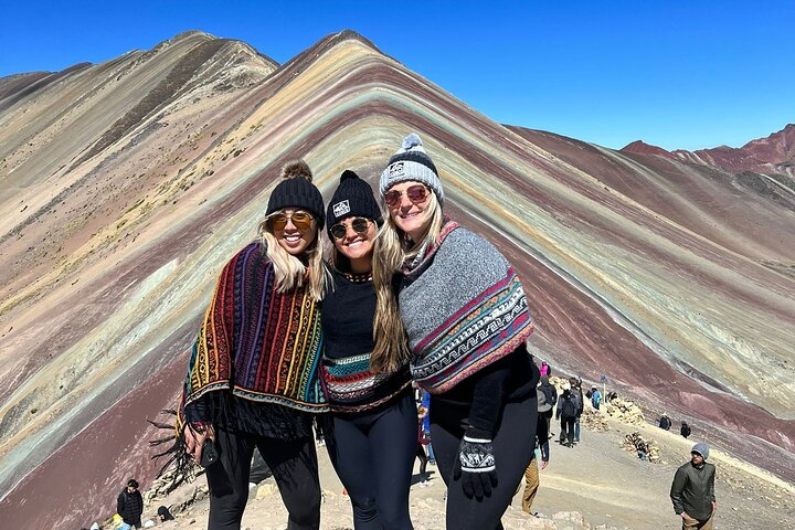 Montaña colores Vinicunca Full day trip by peru Travel Machupicchu