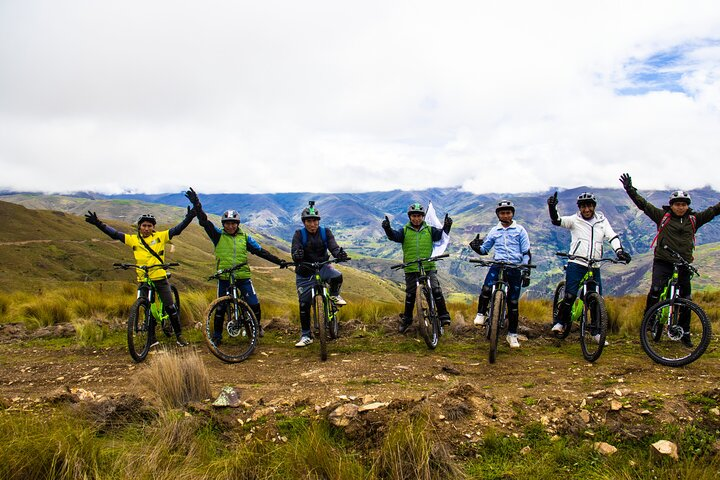 Mountain Biking Tour Chinchero and Piuray lake - Photo 1 of 9