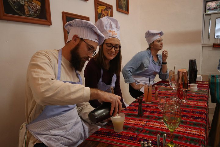 Pisco Bilingual Cocktail Class at Night - Photo 1 of 3