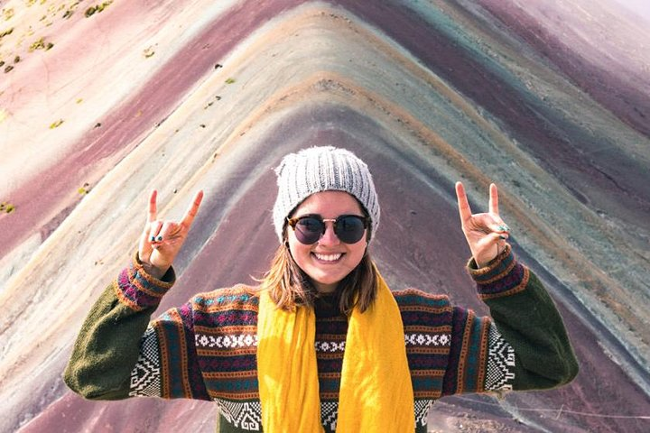 Main viewpoint, after 1,20 hrs hiking through unreal landscapes! Alpacas, red valleys, snow mountains and more. 