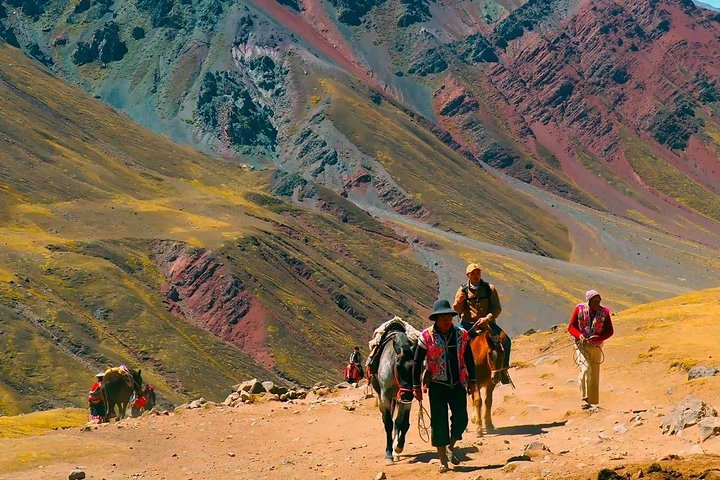 Rainbow Mountain Short Route - Photo 1 of 6