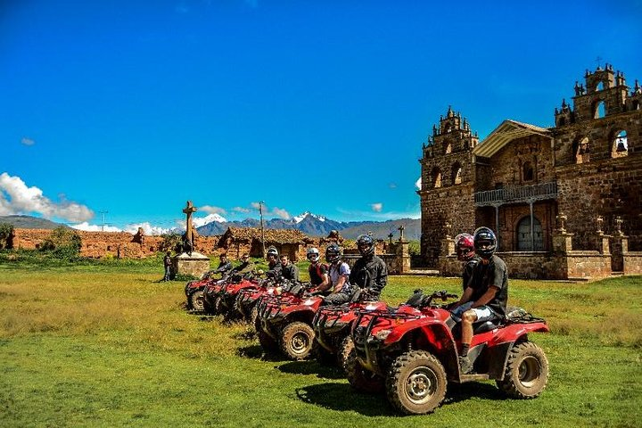 Motorbike to Maras & Moray