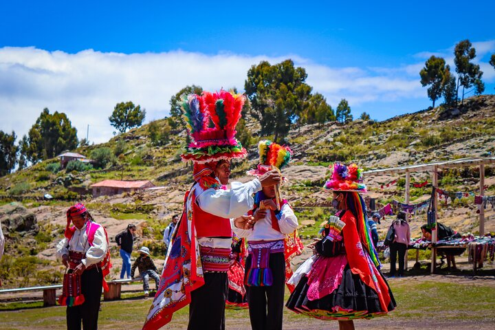 Tour to the islands of Uros and Taquile by speedboat from Puno - Photo 1 of 7