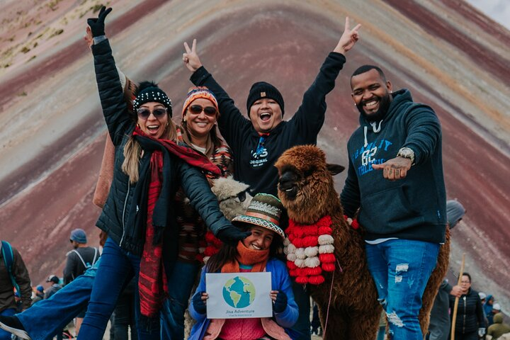 Vinicunca Mountain - Mountain 7 Colors Cusco - Photo 1 of 7
